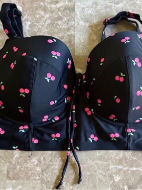 Black cherry print swim bra by Smart & Sexy Swim. Size 44DD